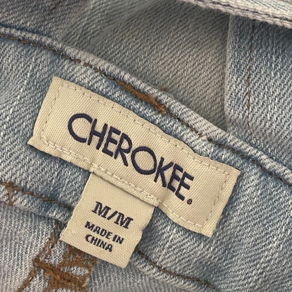 Cherokee Light Wash Stretch Denim Overall Shorts​​​​​​​​​